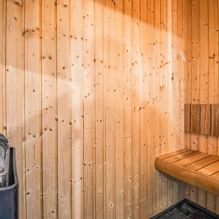 Beautiful Home In Ebeltoft With Sauna אבלטופט