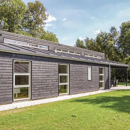 Beautiful Home In Ebeltoft With Sauna *