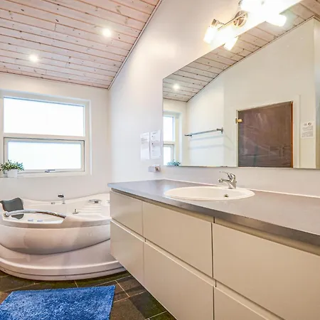 בית נופש Beautiful Home In Ebeltoft With Sauna אבלטופט